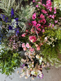 Join Georgie for one, two or three days of fun and learning about creating with flowers cut fresh from the garden.  Using exclusively eco skills this no-floral foam course will take you through the details of cutting, conditioning, and arranging, and Day Three focuses on large floral installations.