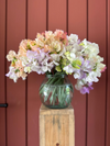 Join Georgie for this online demonstration, and you can get ahead with your sweet peas sowing for your next crop!Georgie will&nbsp;chat through the varieties she's&nbsp;planning to grow&nbsp;this&nbsp;coming&nbsp;year, the best way to prepare the ground, how many to sow, how often to sow, how many flowers per plant you can expect, how to achieve long stems, and how long can you expect the plants to go on flowering.